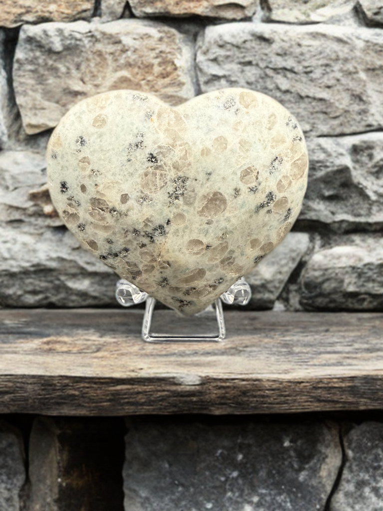 Kiwi Jasper Heart